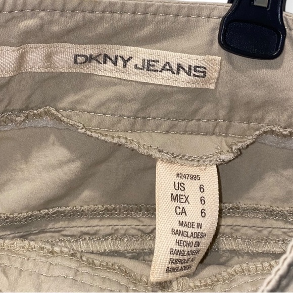 DKNY Capri spring & summer wear size S tan / khaki/ beige/ cream cream cargo - Picture 5 of 5
